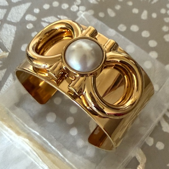 Ferragamo Bangle Bracelet - Picture 10 of 11